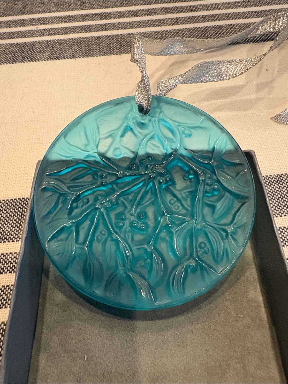 Vintage 1989 Mistletoe crystal ornament.